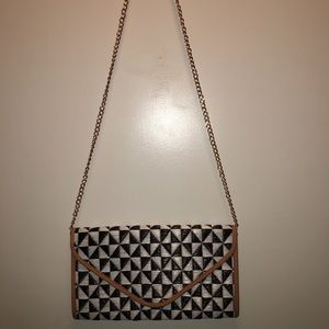 Black & White Clutch🖤